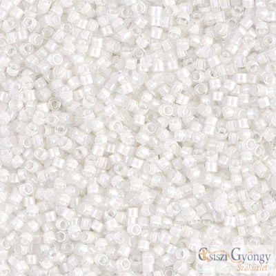 0066 - White Lined Crystal - 5 g - 11/0 Delica Beads