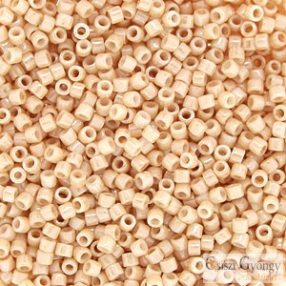 0204 - Ceylon Beige - 5 g - 11/0 Miyuki Delica gyöngy