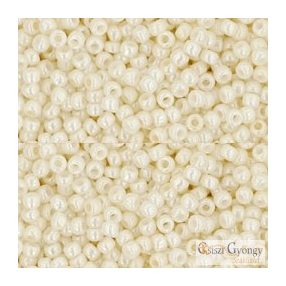   0122 - Opaque Luster Navajo White - 10 g - 11/0 Toho japán kásagyöngy