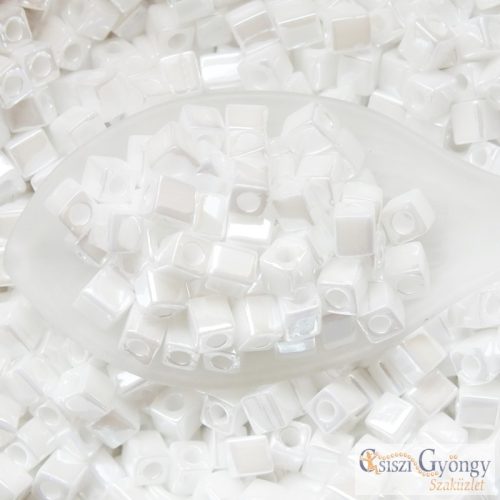 Ceylon Pearl White - 10 g - 4 mm Miyuki Square Beads